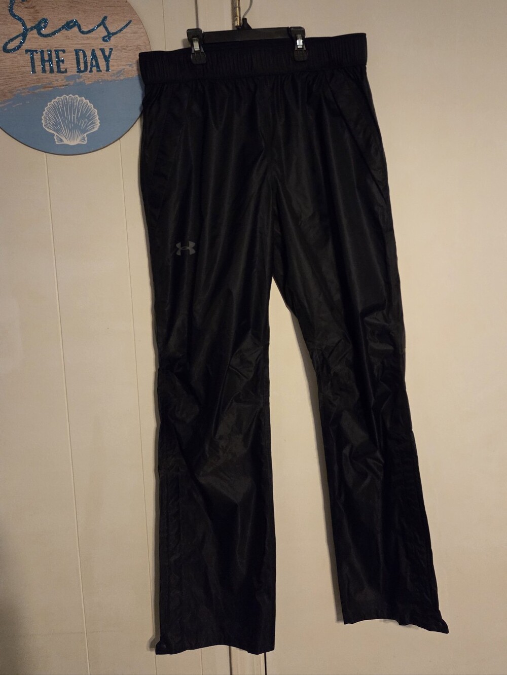 NWOT Black Under Armour Stormproof Cloudstrike Rain Pants M Mesh Lined Elastic